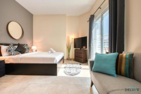 Minutes Away to Metro Studio Unit with Nearby Retail Outlets, Dubai Gate 2, Jumeirah Lake Towers by Deluxe Holiday Homes